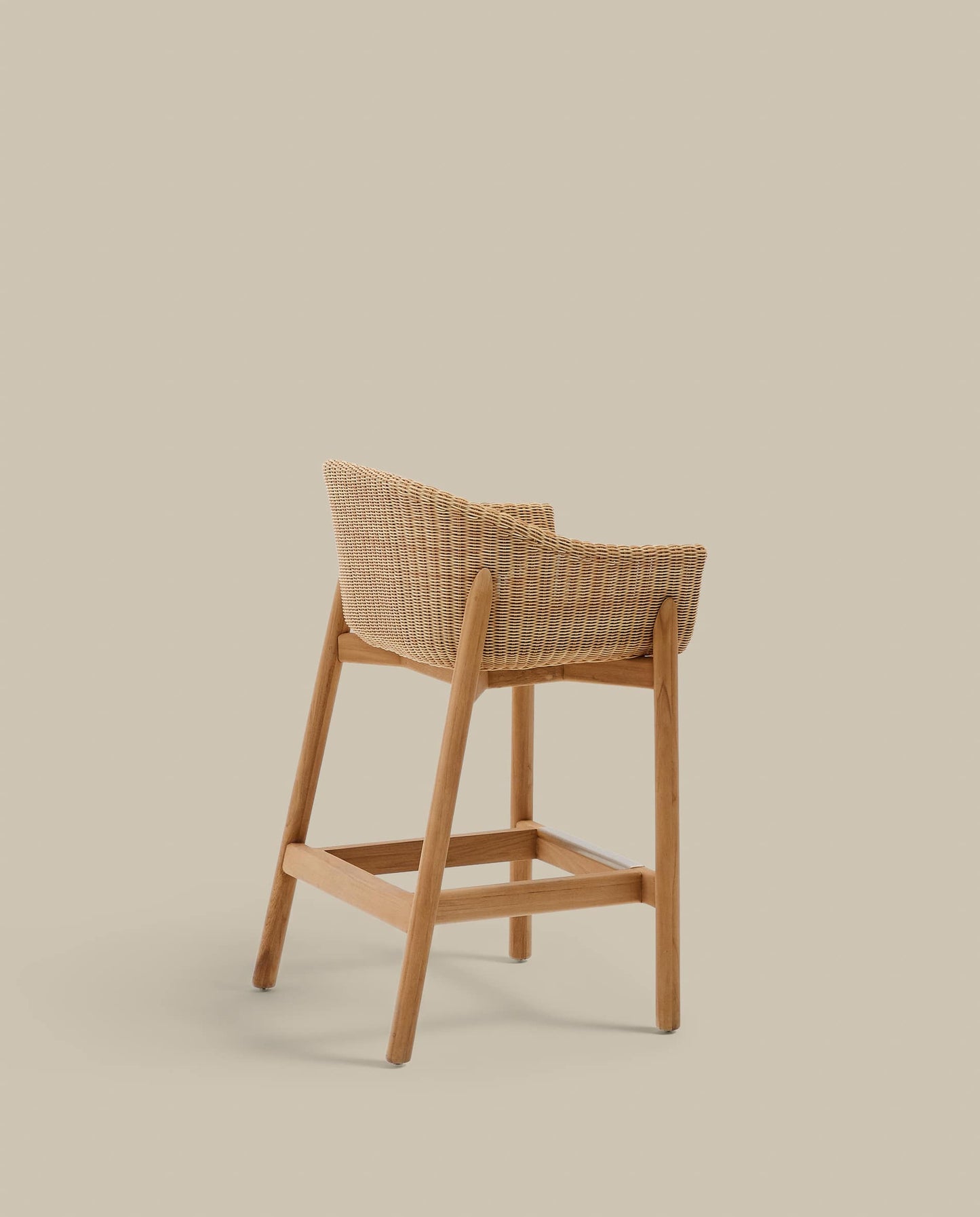 Sgabello Galea in legno massello di teak e rattan sintetico da 75 cm FSC 100%