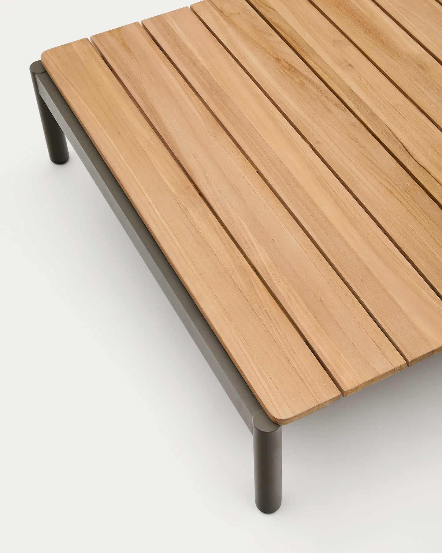 Tavolino da centro Sorells in alluminio verde e legno di teak 89 x 91 cm FSC 100%