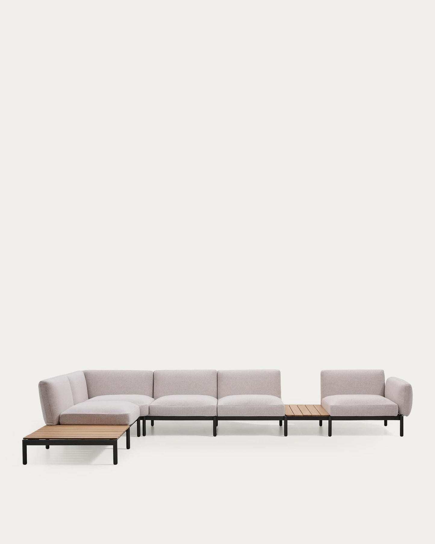 Divano angolare modulare da esterno Sorells 5 posti con rivestimento beige e alluminio grigio con tavolini in teak 277 x 446 cm FSC 100%