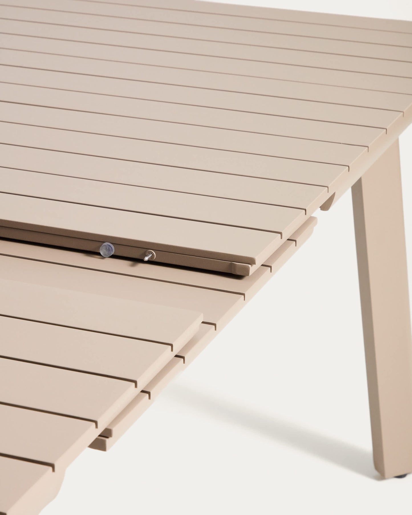 Tavolo allungabile da esterno Izola in alluminio con finitura taupe 220 (280) x 100 cm