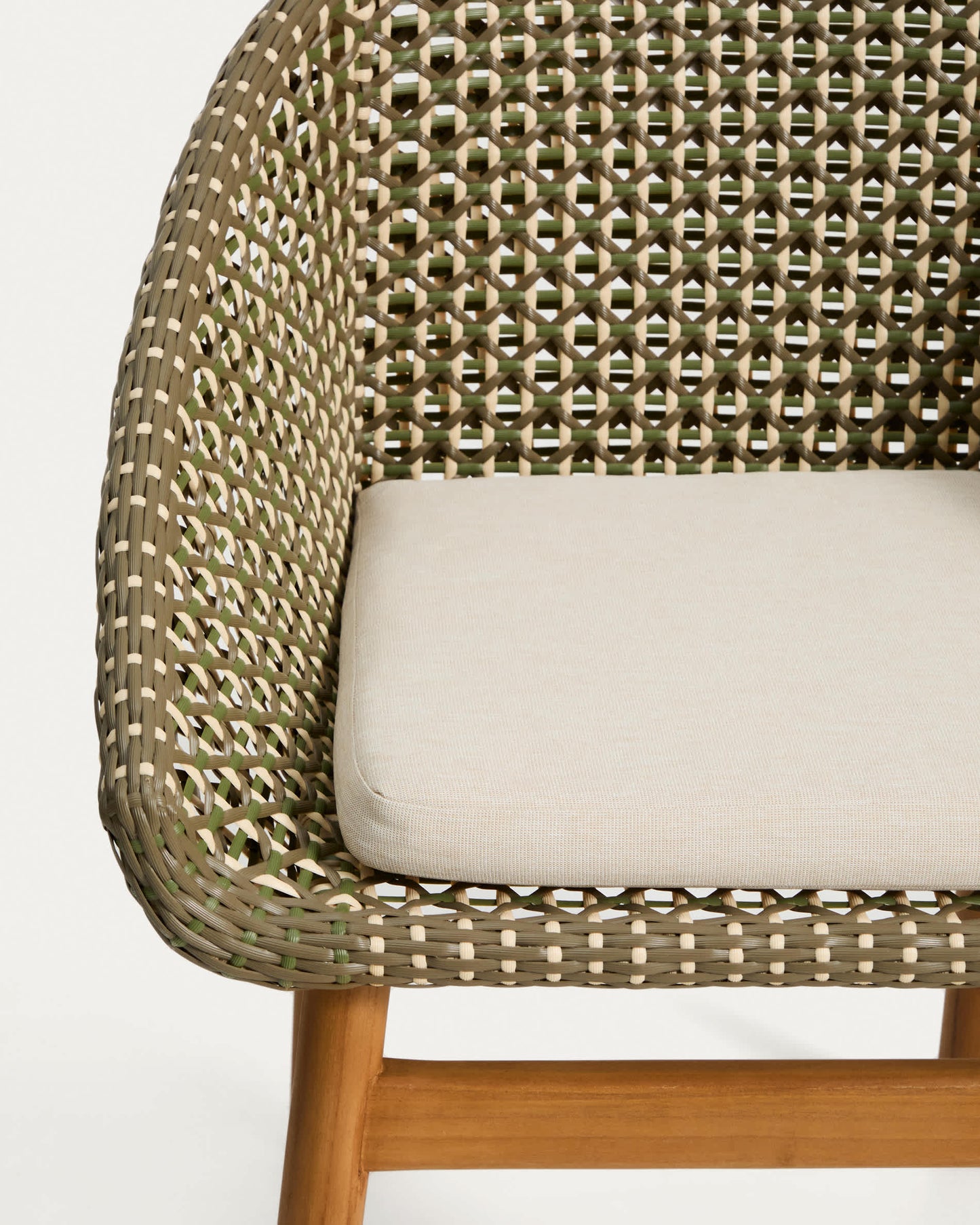 Sedia Olbia in rattan sintetico e legno massiccio 100% teak FSC