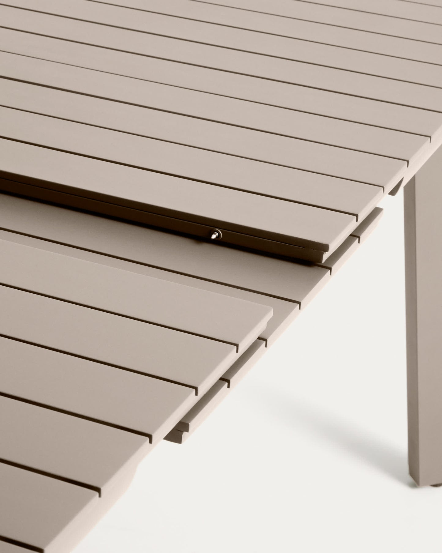 Tavolo allungabile da esterno Izola in alluminio con finitura taupe 185 (235) x 100 cm