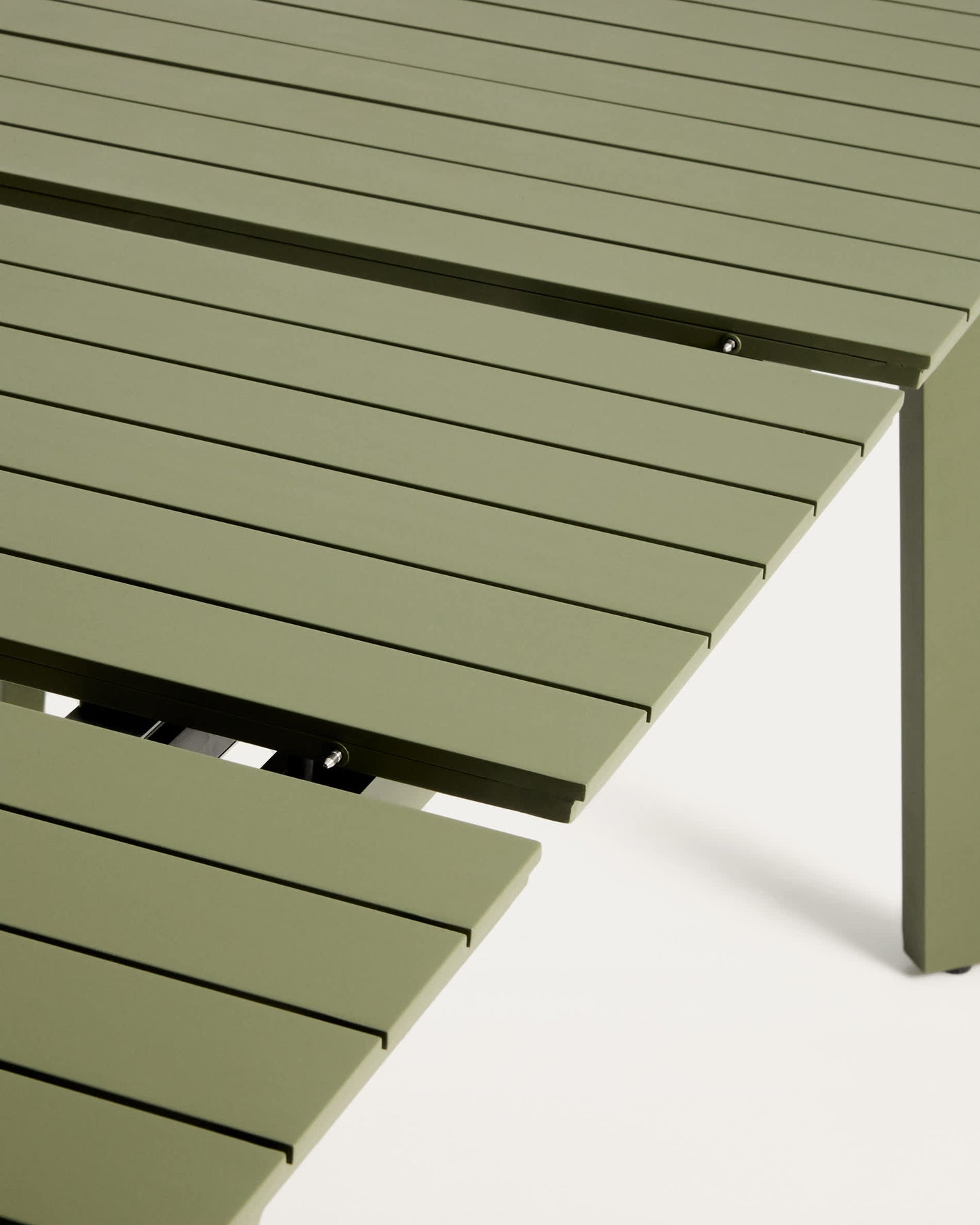 Tavolo allungabile da esterno Izola in alluminio con finitura verde 185 (235) x 100 cm