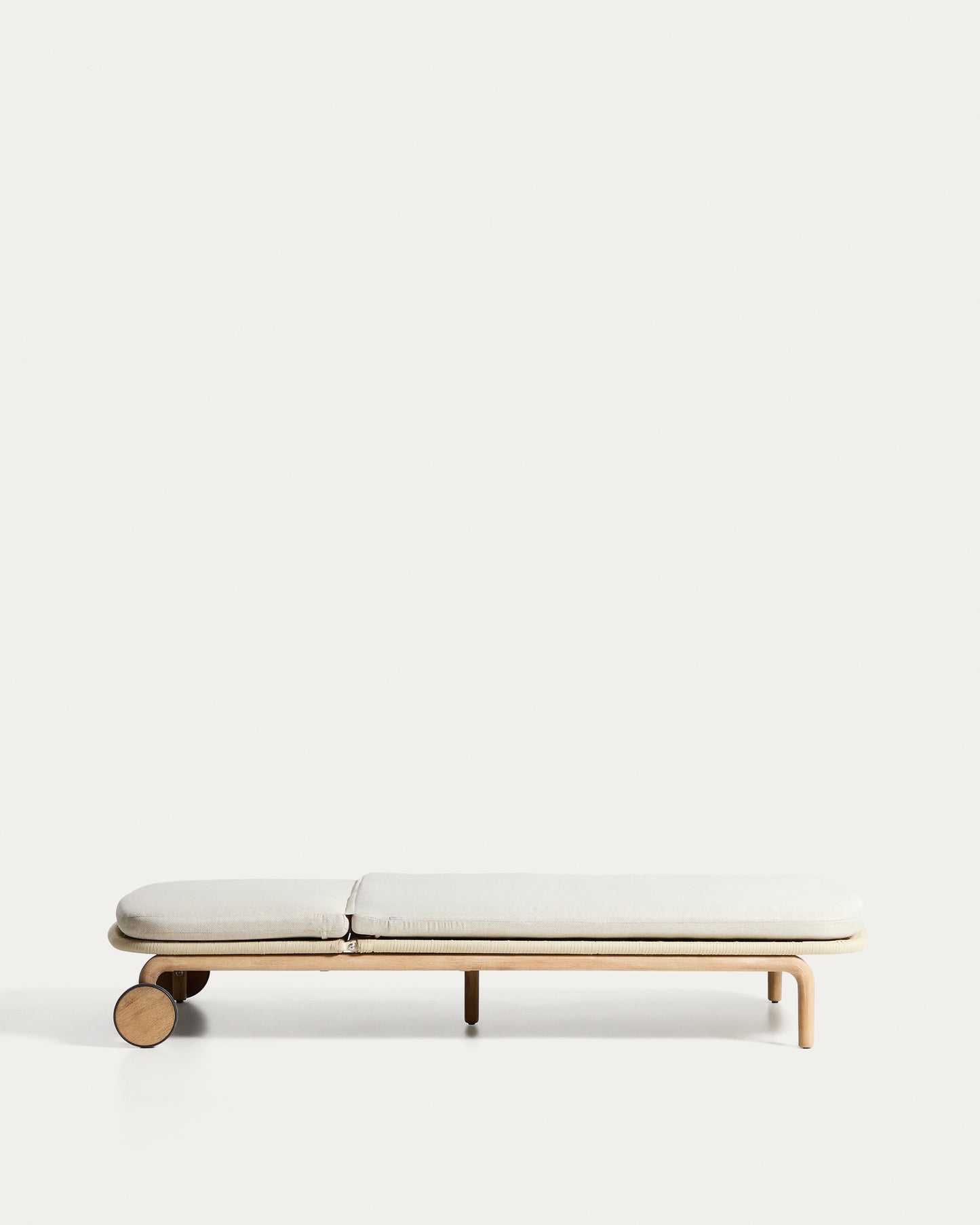 Lettino Alipa in legno massiccio di acacia e corda ecru FSC 100%