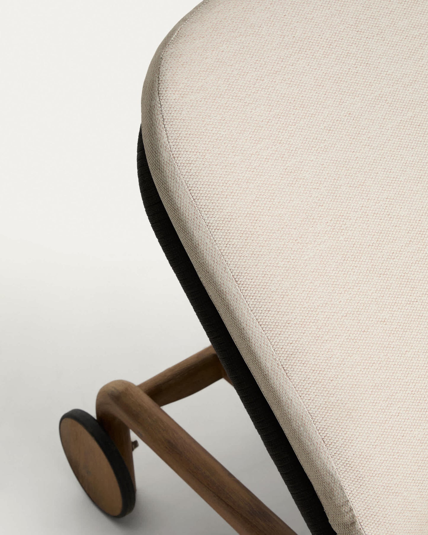 Lettino Alipa in legno massiccio di acacia e corda grigio scuro FSC 100%