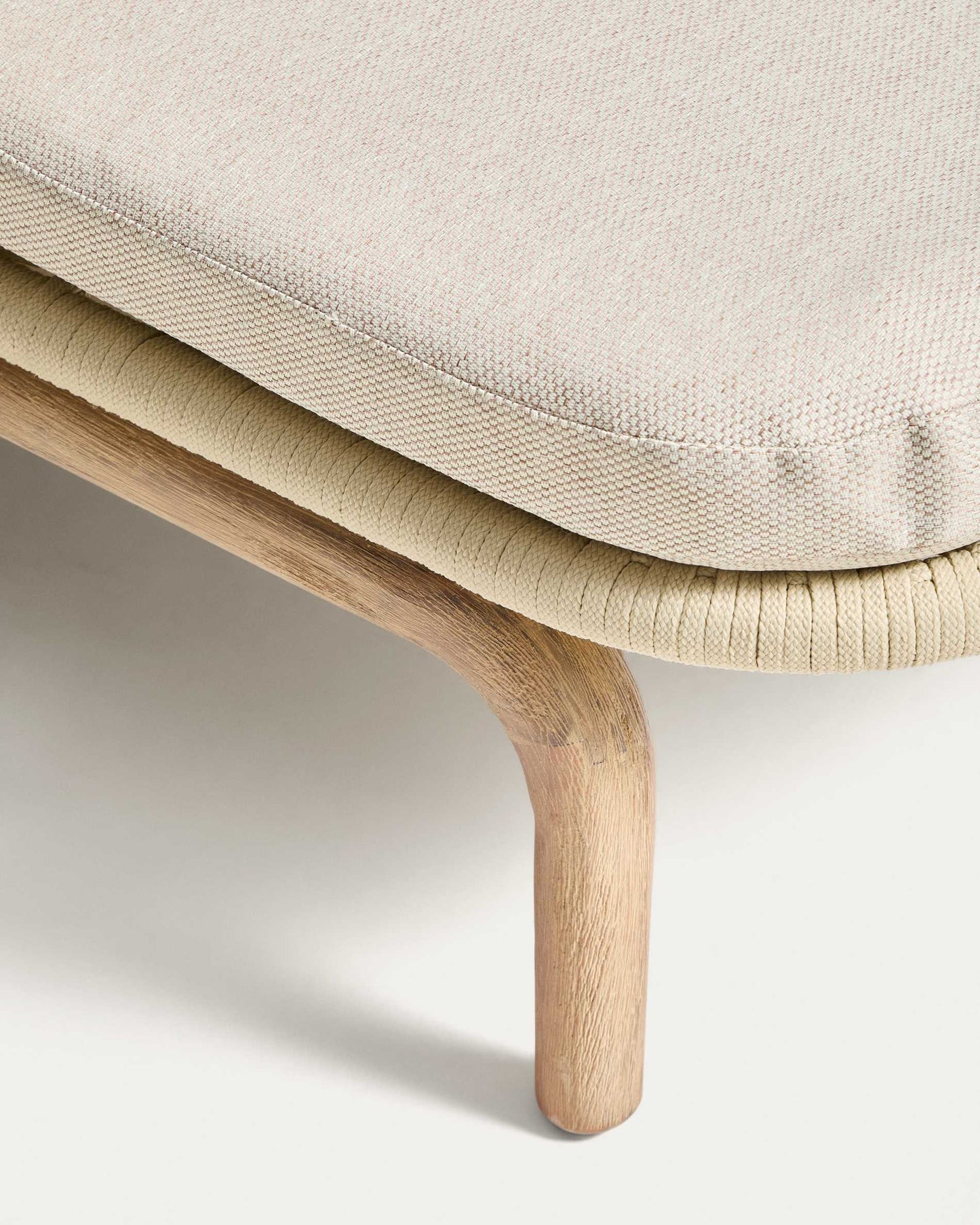 Lettino matrimoniale Alipa in legno massiccio di acacia e corda ecru FSC 100%