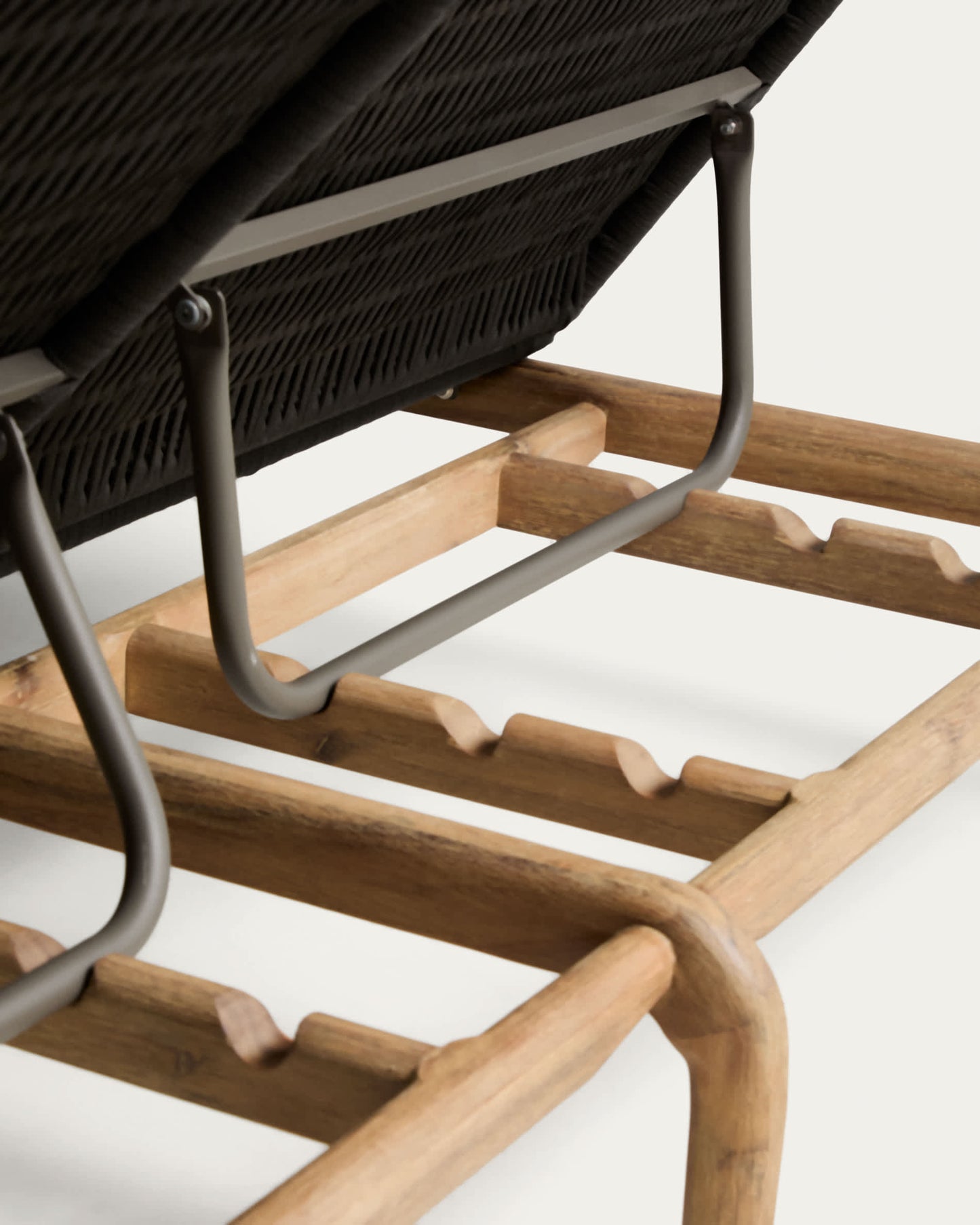 Lettino doppio Alipa in legno massiccio di acacia e corda grigio scuro FSC 100%
