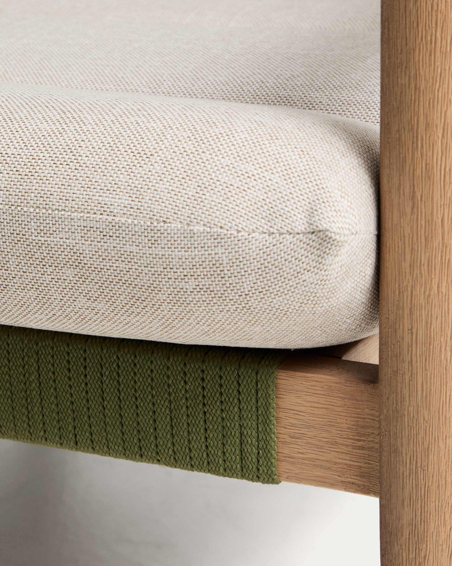 Divano Menfi a 2 posti in legno massiccio di acacia e corda verde 136 cm FSC 100%