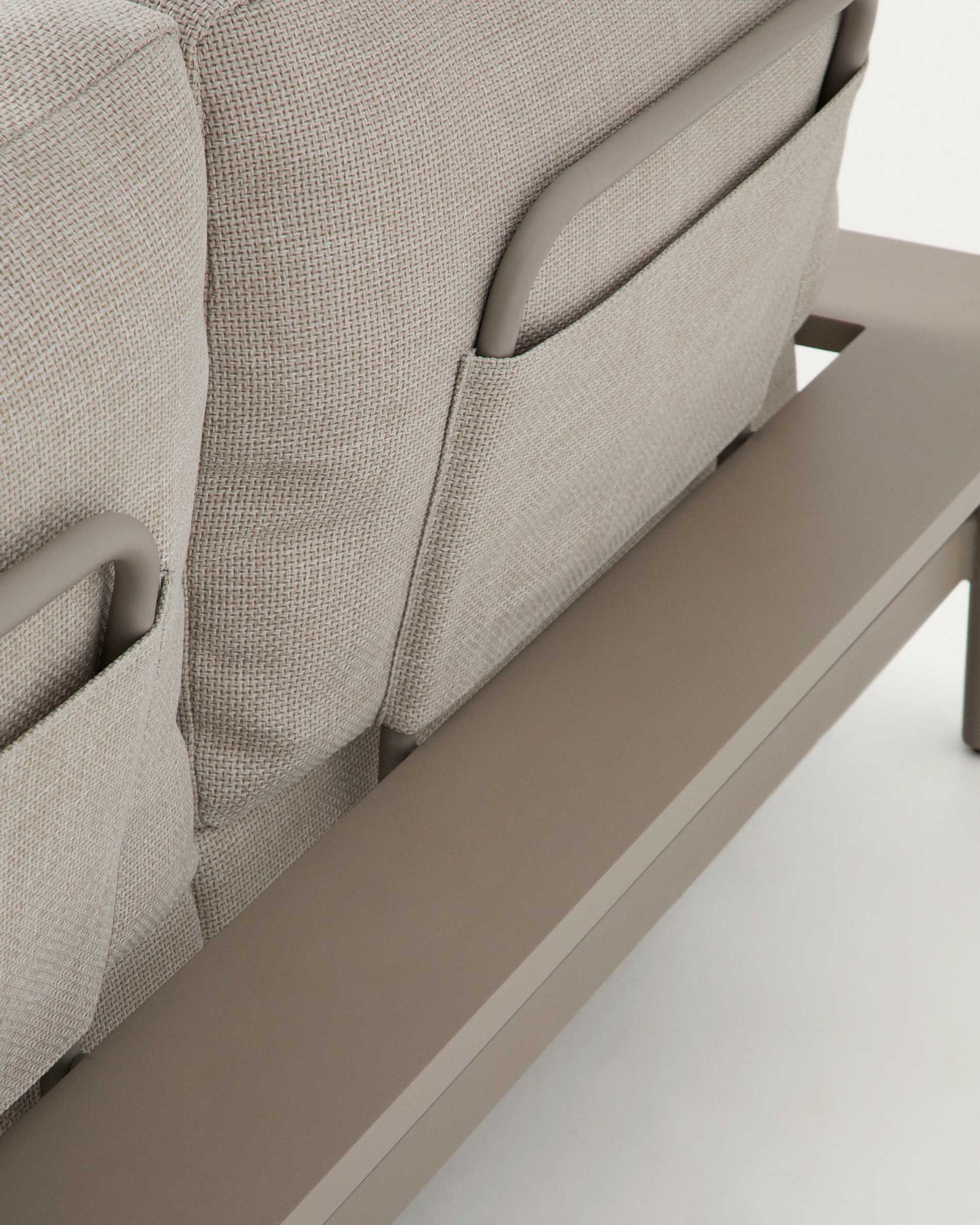 Divano Vathi a 3 posti in alluminio con chaise longue destra tortora 250 x 159 cm