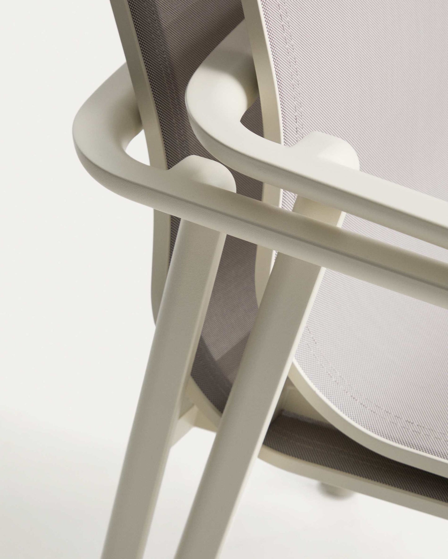 Sedia impilabile da esterno Canea in texteline beige e alluminio écru