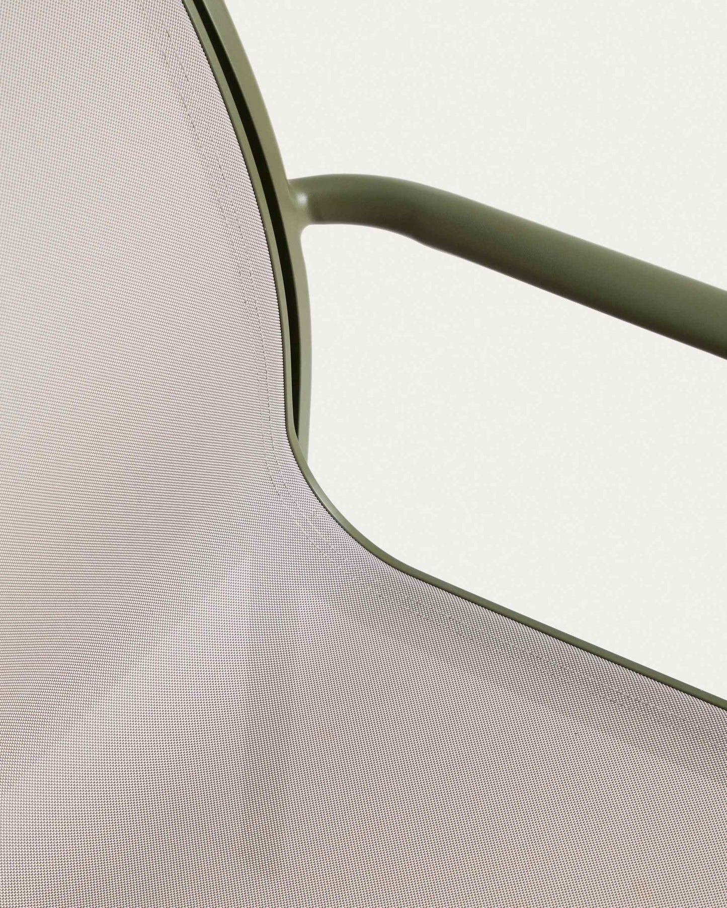 Sedia impilabile da esterno Luri in alluminio verde e texteline beige