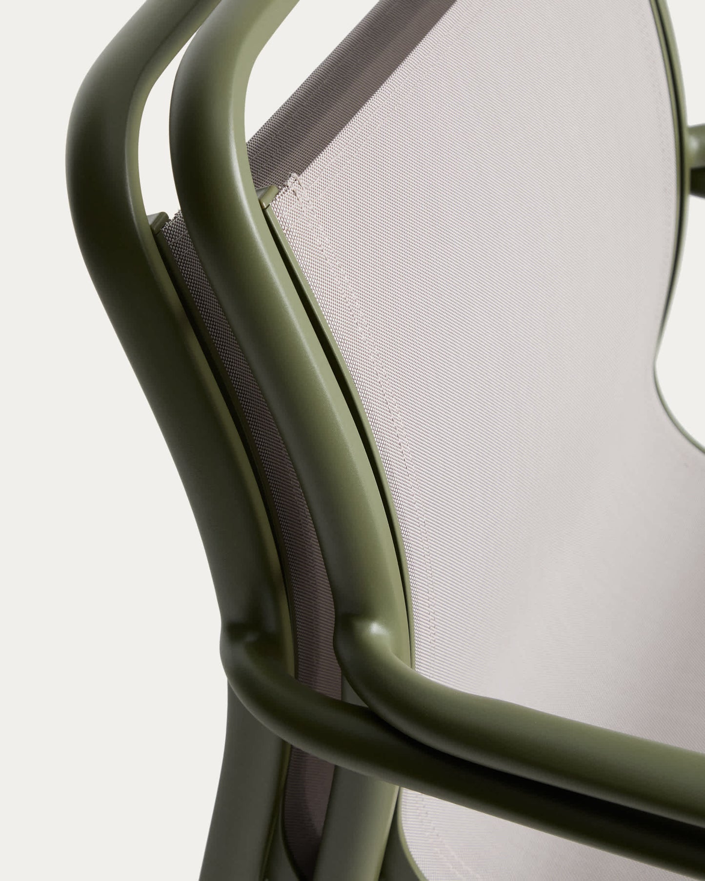 Sedia impilabile da esterno Luri in alluminio verde e texteline beige