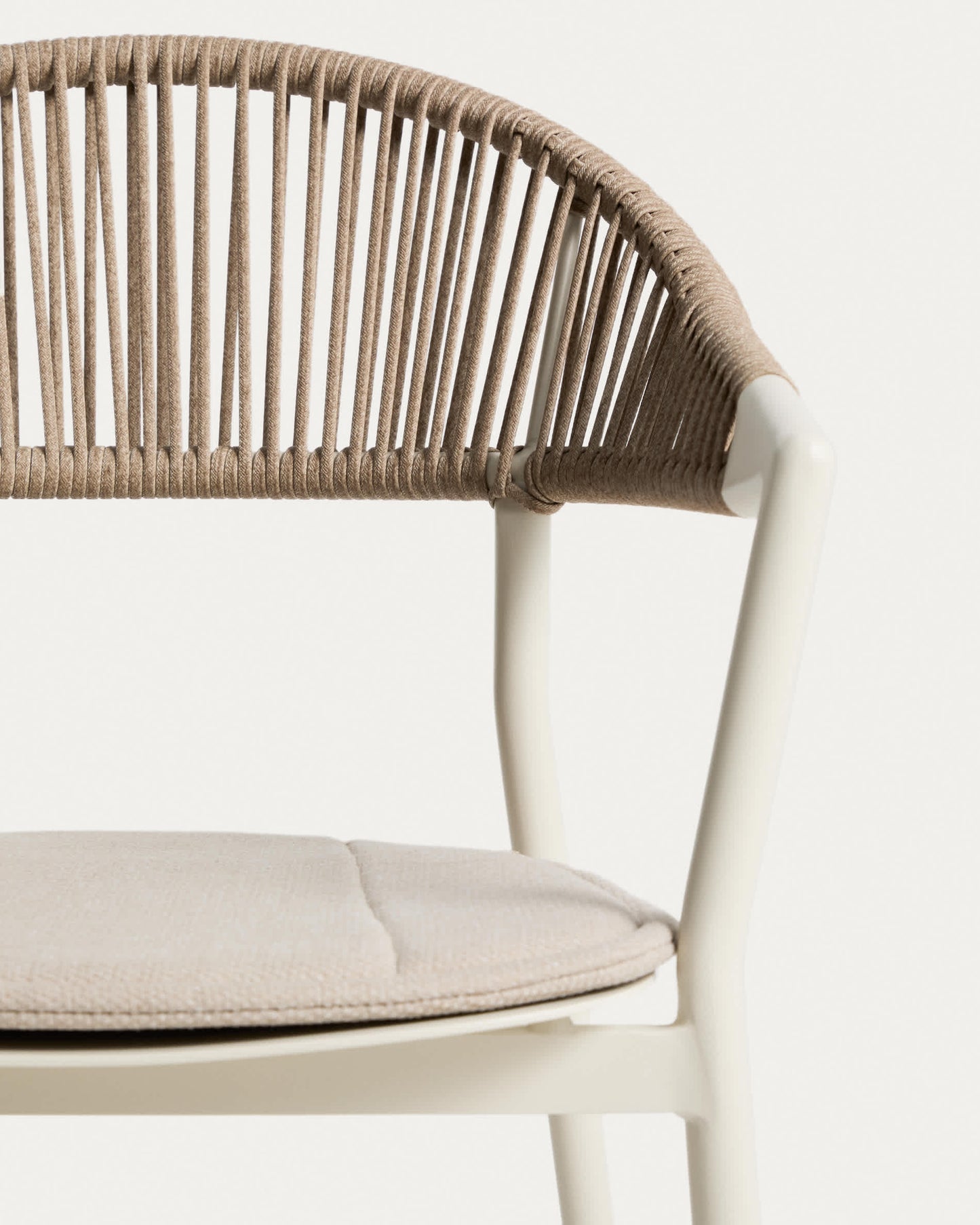 Sedia impilabile da esterno Alimia in alluminio écru con corda sintetica beige