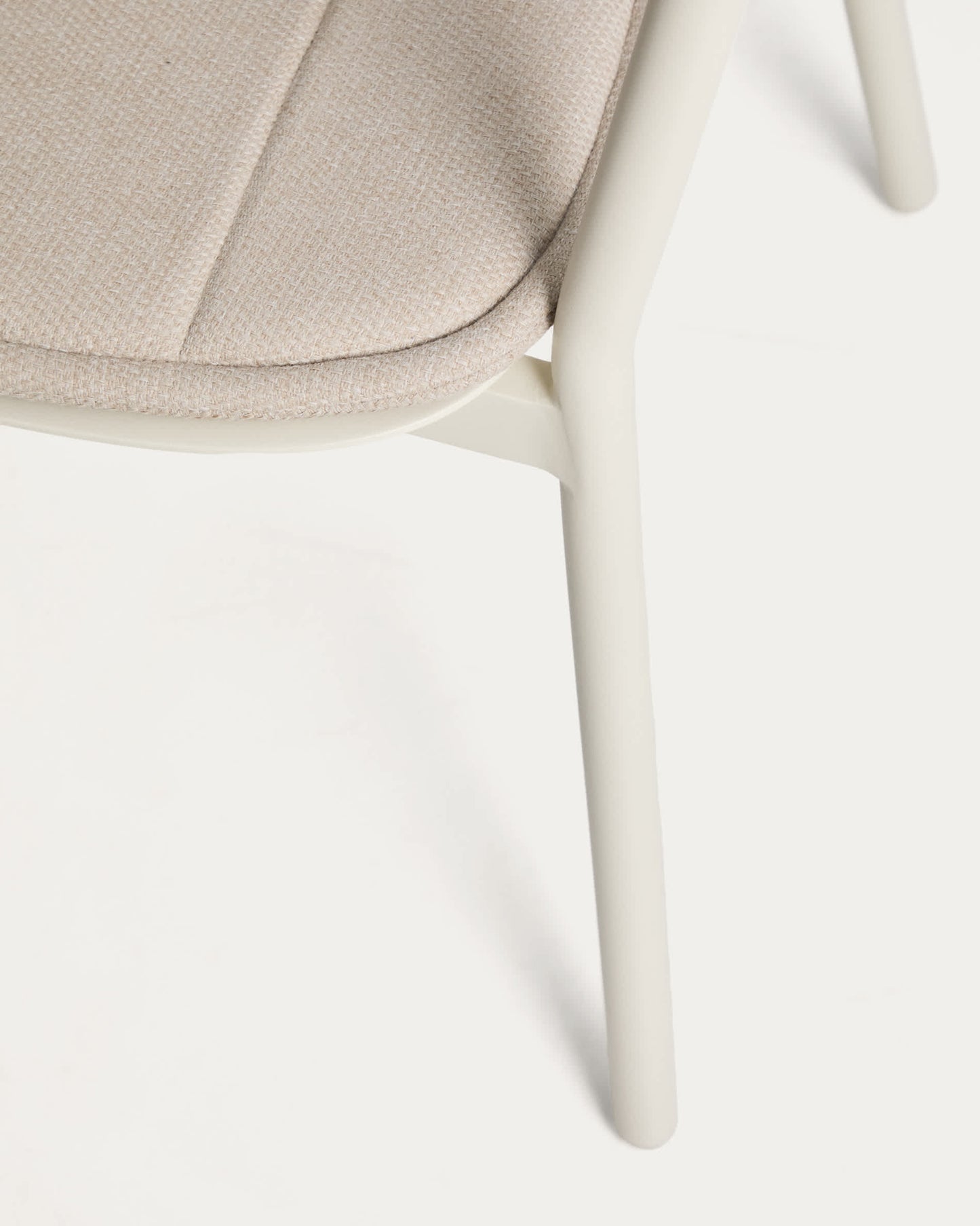Sedia impilabile da esterno Alimia in alluminio écru con corda sintetica beige