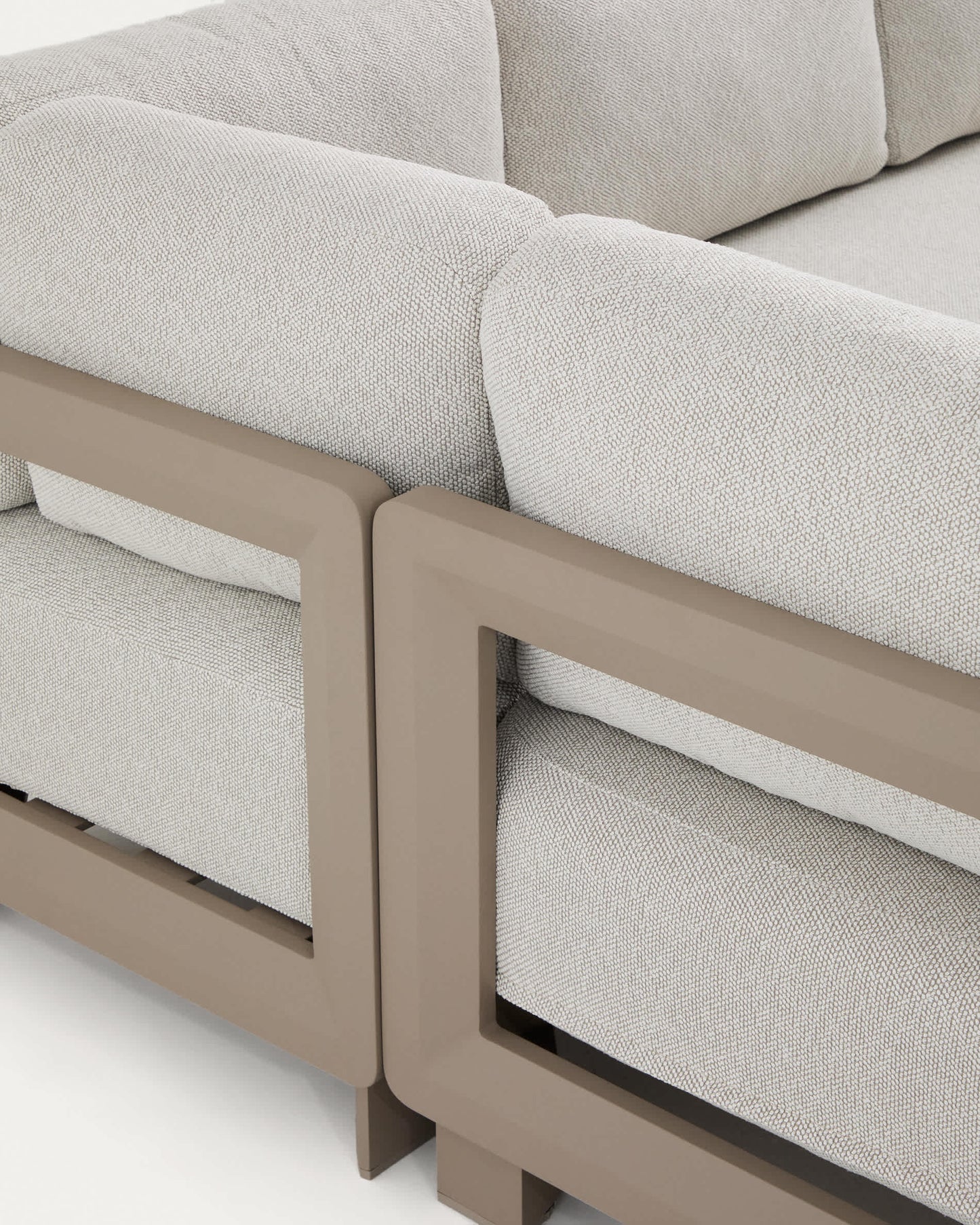 Set Nerano con divano angolare 5 posti e tavolino in vetro temperato e alluminio taupe