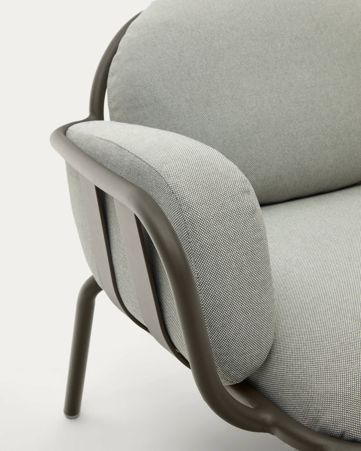 Poltrona da esterno Joncols con rivestimento grigio con struttura in alluminio e finitura verde