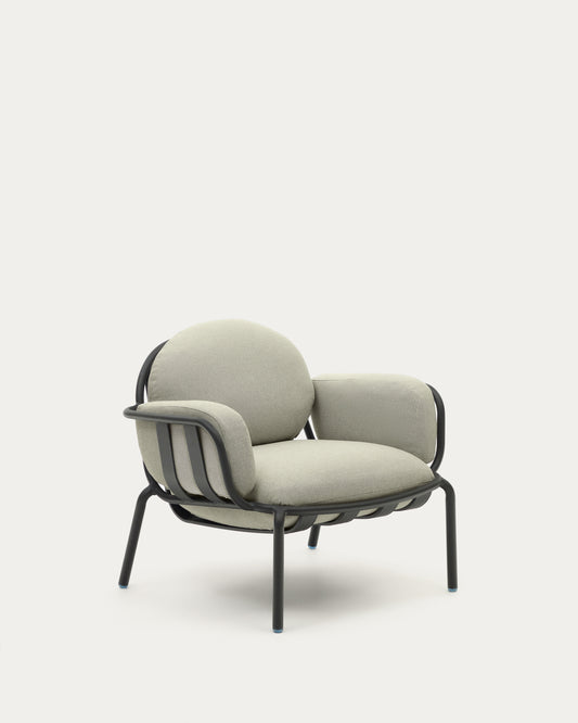 Poltrona da esterno Joncols con rivestimento beige e struttura in alluminio con finitura grigia