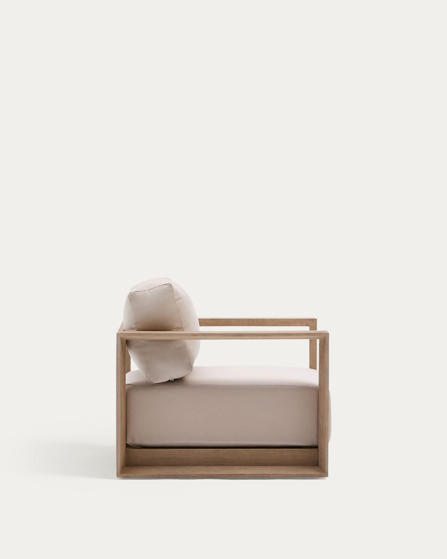 Poltrona Ambra in legno massiccio di acacia con finitura chiar
