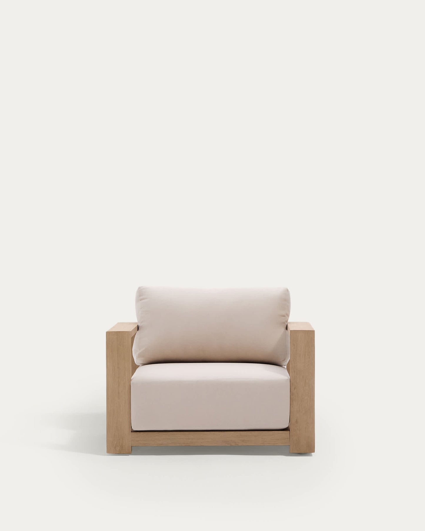 Poltrona Ambra in legno massiccio di acacia con finitura chiar