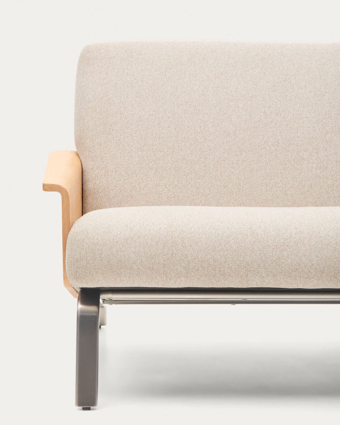 Divano Amsen 3 posti in ciniglia beige, in compensato di rovere beige con gambe in acciaio inox spazzolato 205 cm
