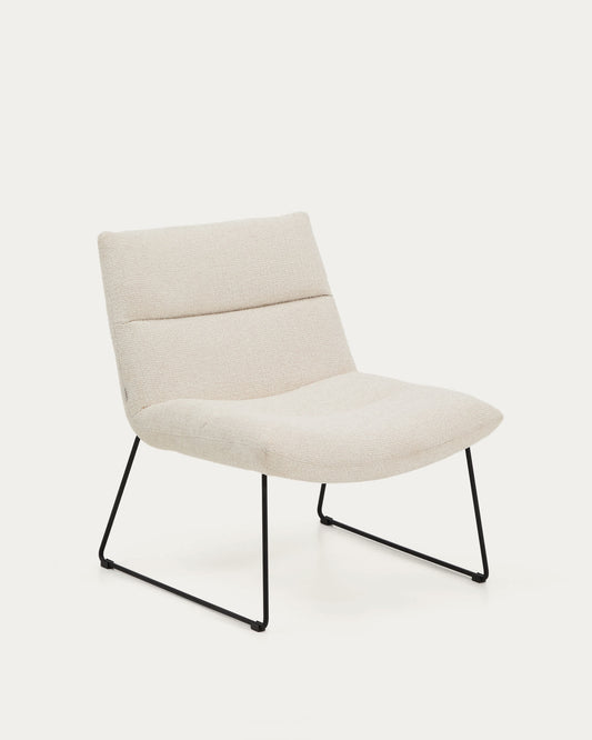 Poltrona Asen in ciniglia beige e gambe in acciaio nero FSC 100%