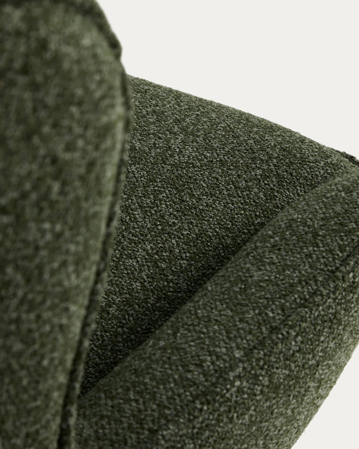Poltrona girevole Sorile in ciniglia verde scuro e acciaio con finitura nera FSC 100%