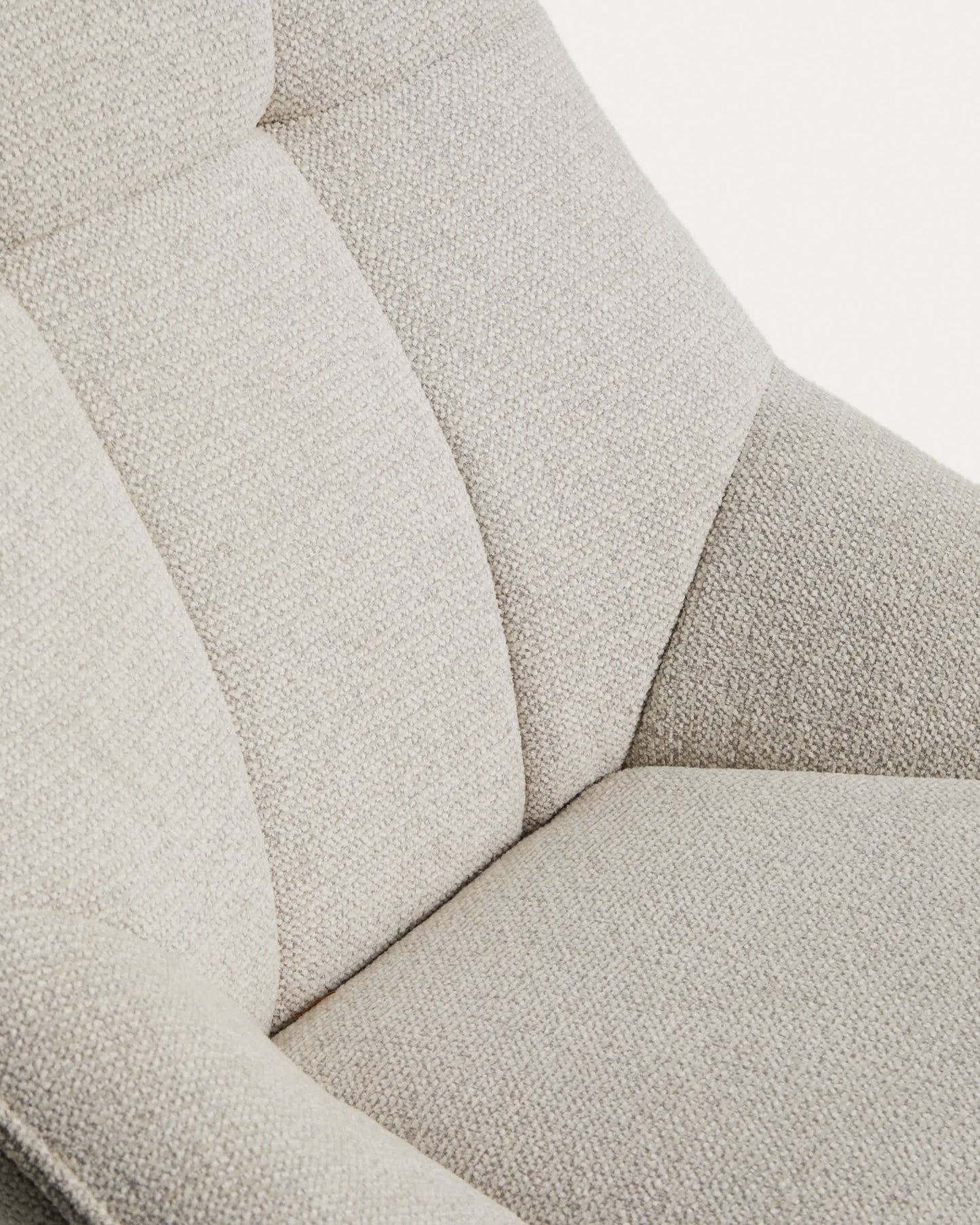 Poltrona girevole Dirala in ciniglia beige e acciaio con finitura nera FSC 100%
