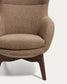 Poltrona Adiran in ciniglia spessa marrone chiaro con gambe in legno massiccio di rovere con finitura noce