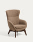 Poltrona Adiran in ciniglia spessa marrone chiaro con gambe in legno massiccio di rovere con finitura noce