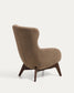 Poltrona Adiran in ciniglia spessa marrone chiaro con gambe in legno massiccio di rovere con finitura noce