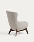 Poltrona Adiran in ciniglia spessa beige con gambe in legno massiccio di rovere con finitura noce