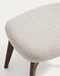 Poggiapiedi Adiran in ciniglia spessa beige con gambe in legno massiccio di rovere con finitura noce