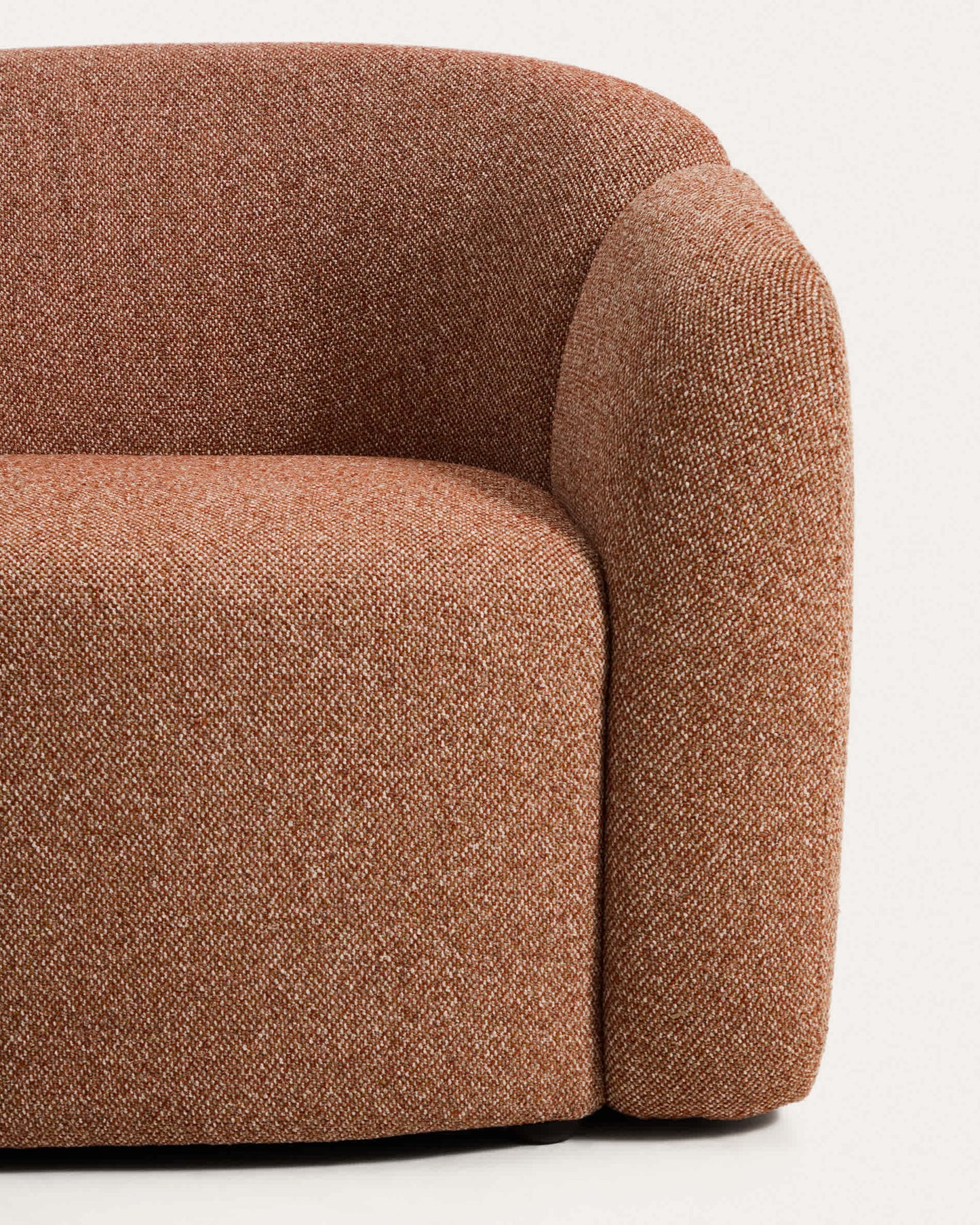 Poltrona Corvena in ciniglia terracotta FSC Mix Credit 98 cm