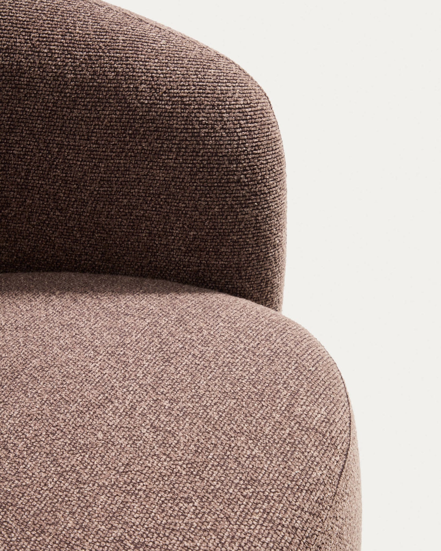 Poltrona girevole Odenia in micro bouclé marrone