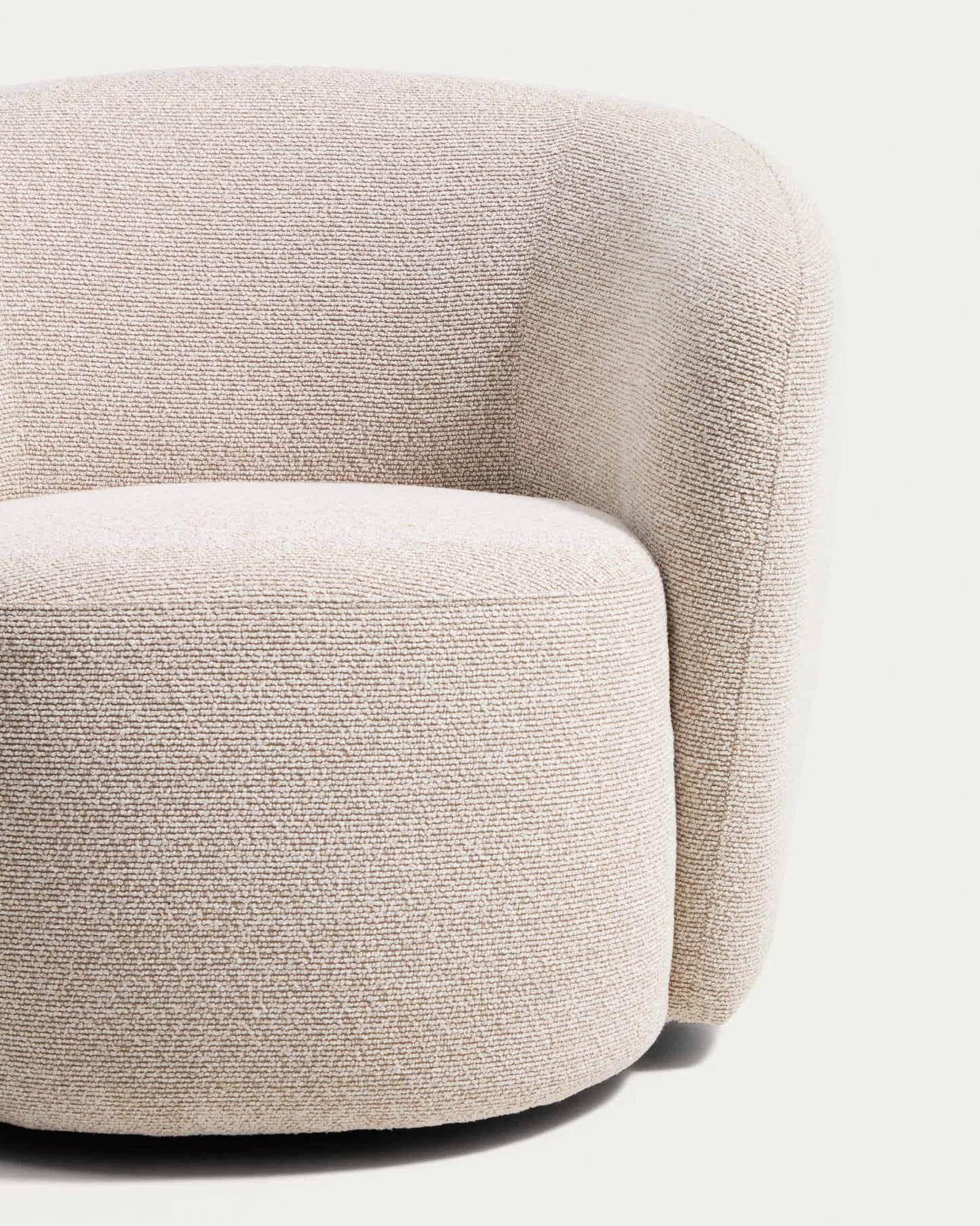 Poltrona girevole Odenia in micro bouclé beige