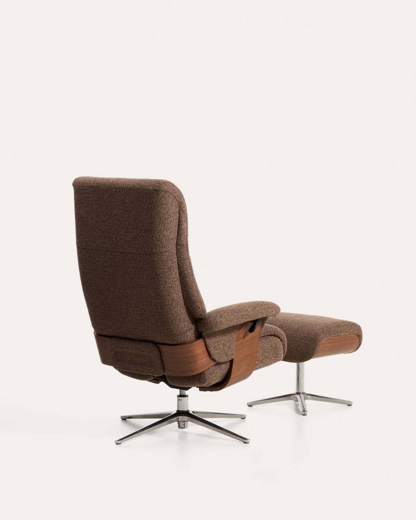 Poltrona girevole reclinabile con poggiapiedi Toriel in micro bouclé marrone cioccolato con gambe in alluminio FSC Mix Credit