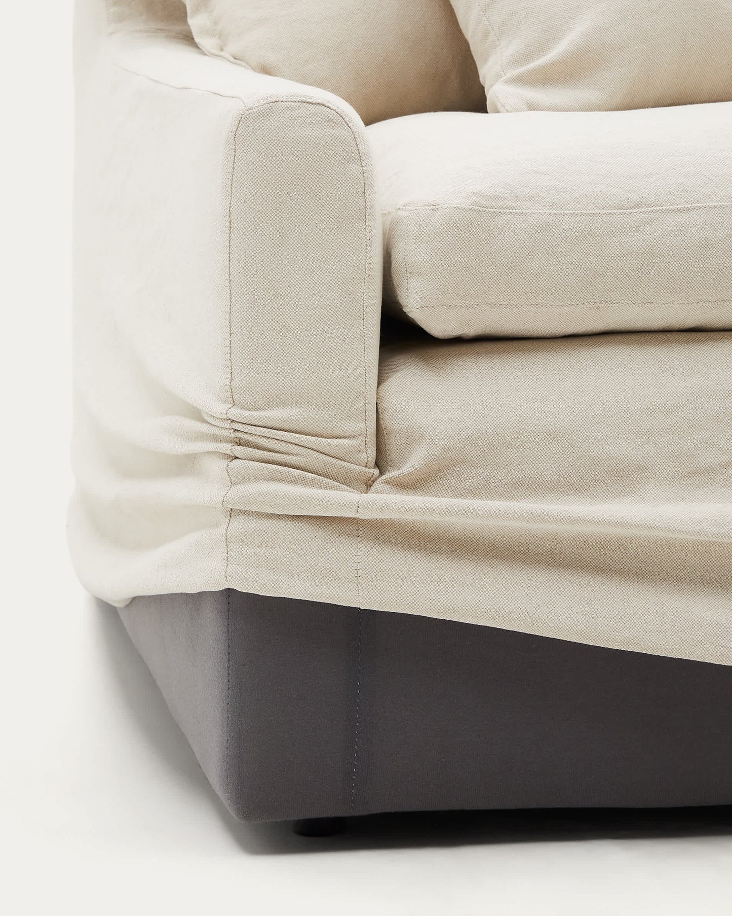Divano sfoderabile Zenira a 3 posti con cuscini in cotone e lino beige 230 cm