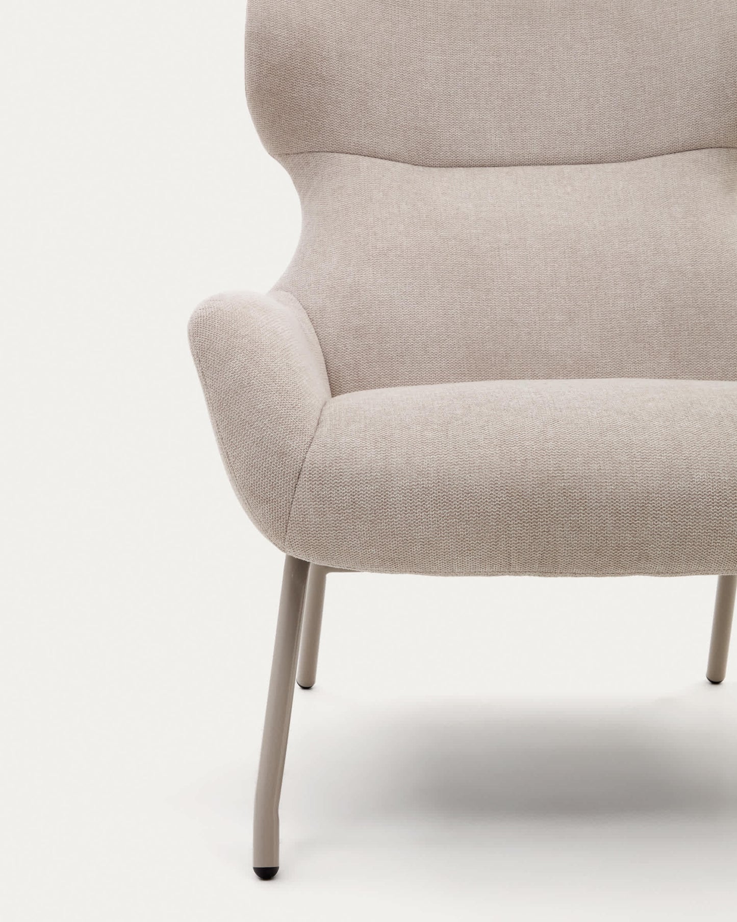 Poltrona Belina di ciniglia beige e acciaio con finitura beige