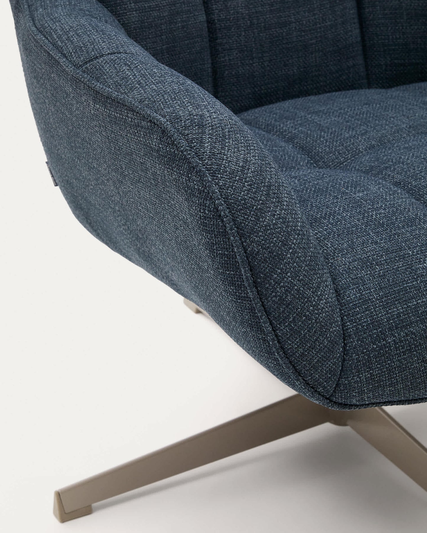 Poltrona girevole Jaspe blu e metallo con finitura grigio