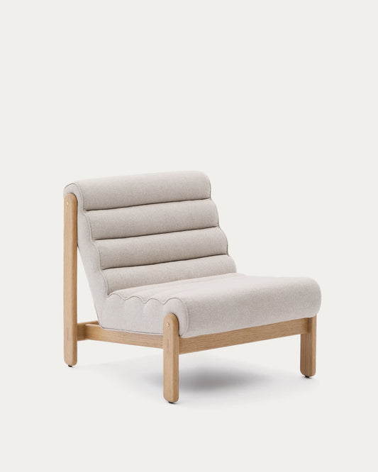 Poltrona Magira beige in rovere massiccio con finitura naturale