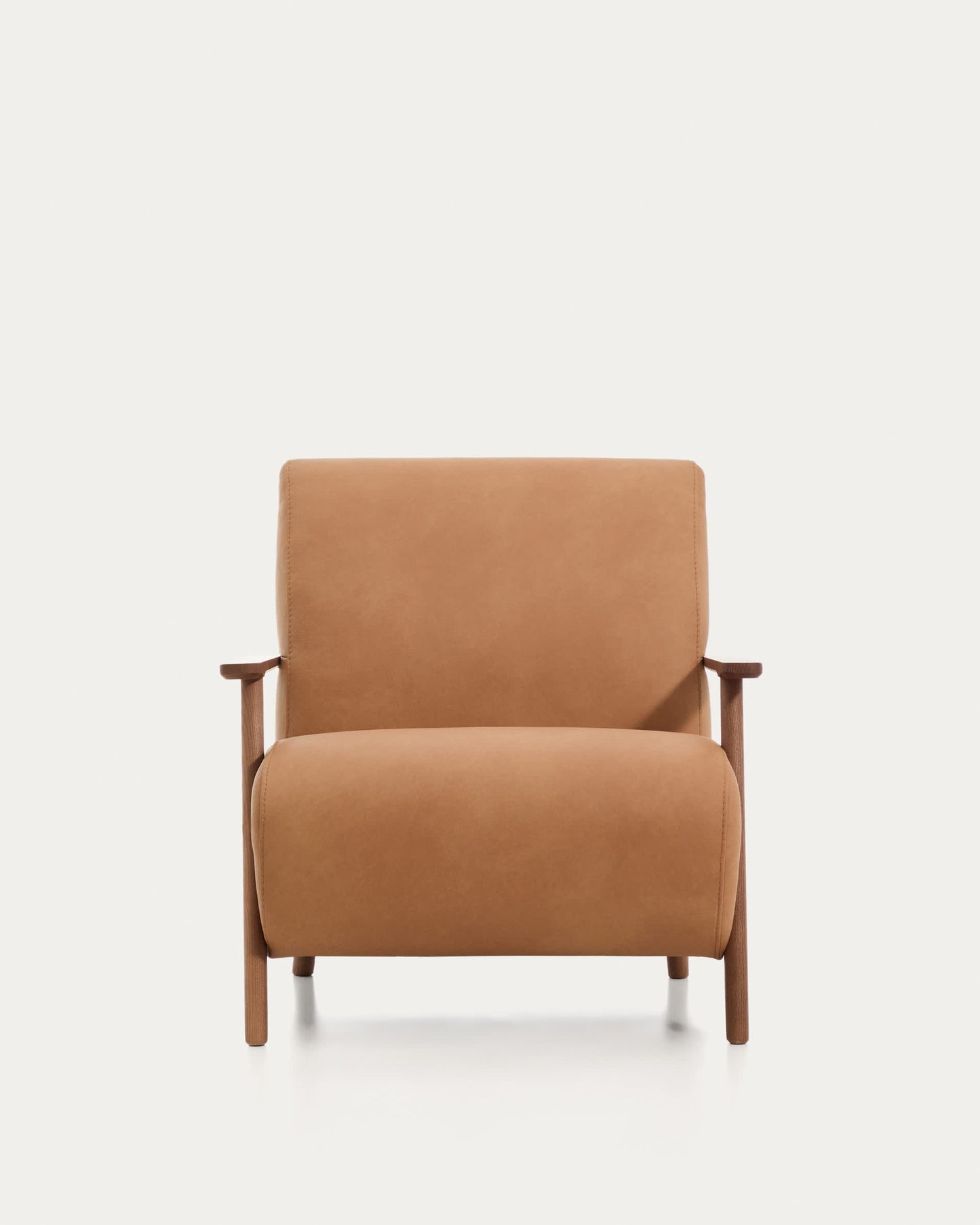 Poltrona Meghan in pelle marrone e frassino massiccio con finitura noce FSC Mix Credit