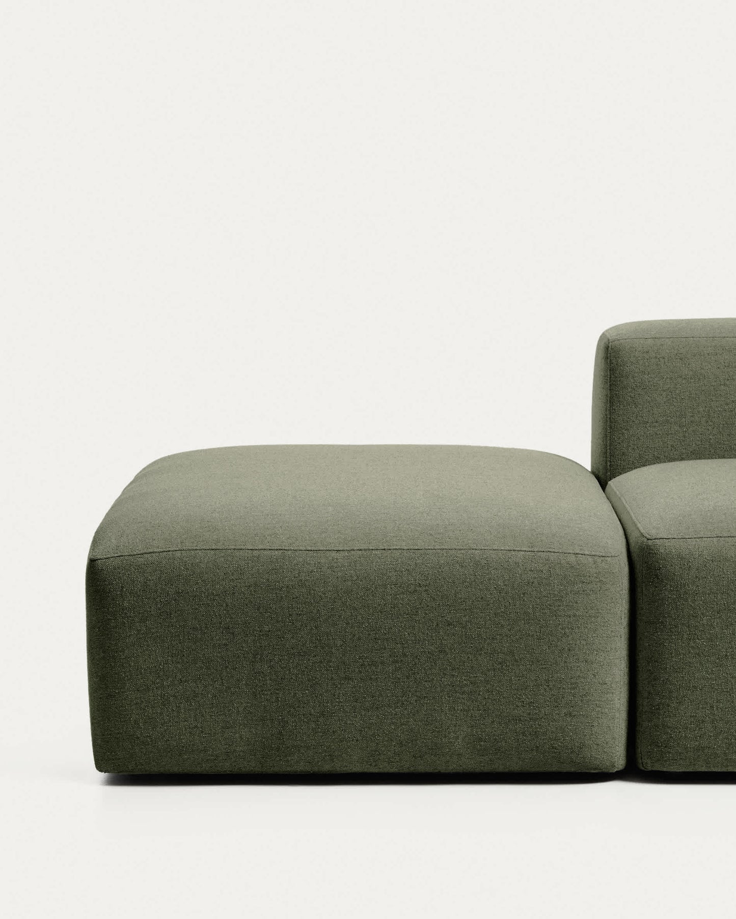 Divano Blok 3 posti con pouf terminale in ciniglia verde muschio 270 cm FSC Mix Credit