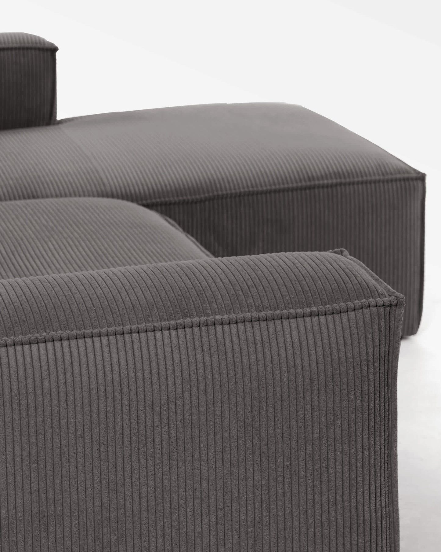 Divano Blok 2 posti in velluto a coste spesso grigio con chaise longue destra 240 cm FSC Mix Credit