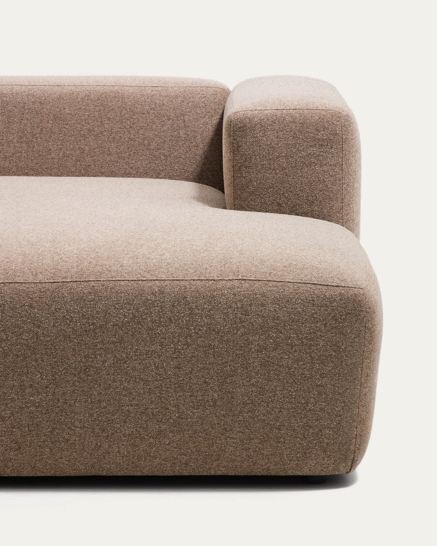 Divano Blok 2 posti in ciniglia marrone con chaise longue destra 240 cm FSC Mix Credit