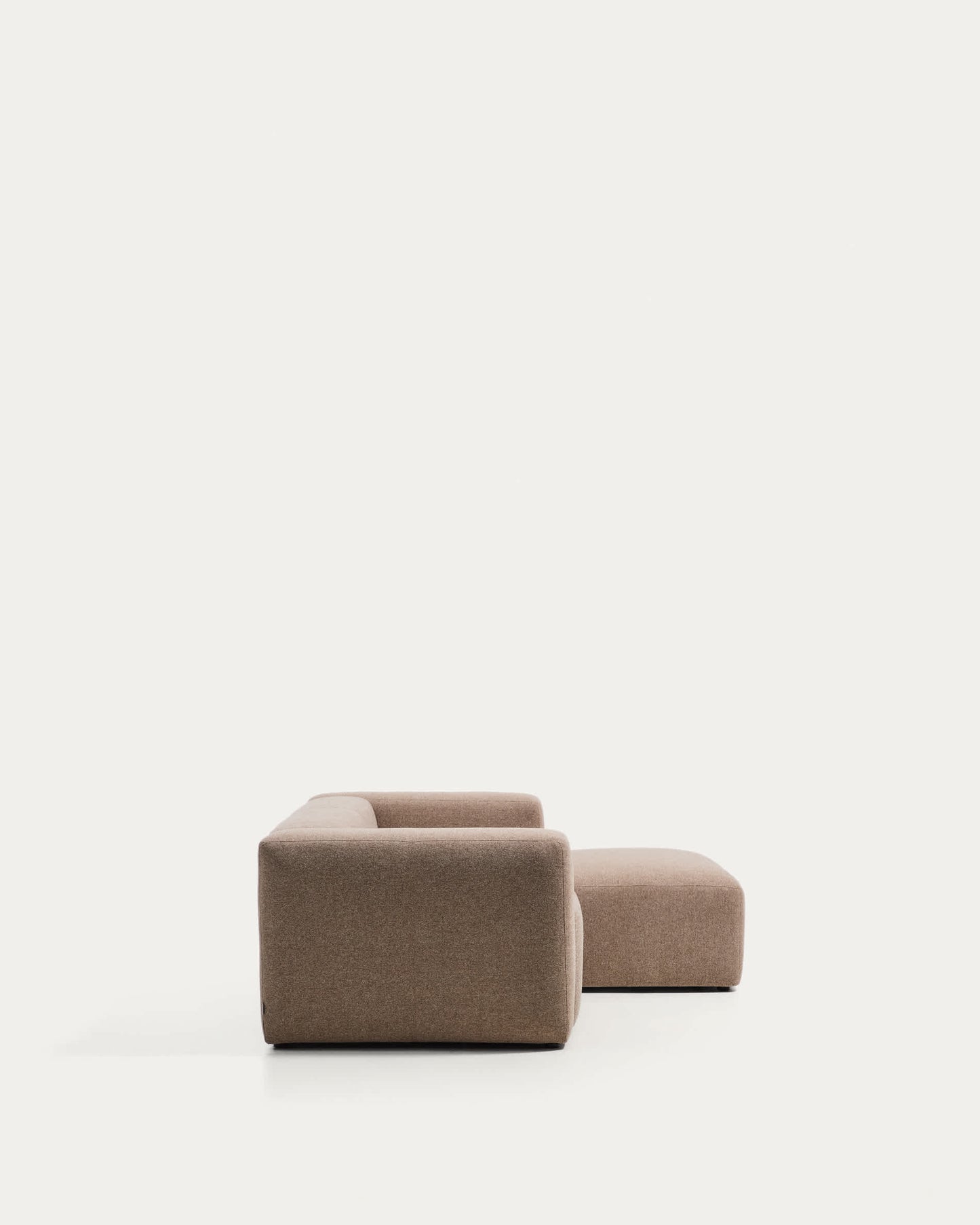 Divano Blok 2 posti in ciniglia marrone con chaise longue destra 240 cm FSC Mix Credit