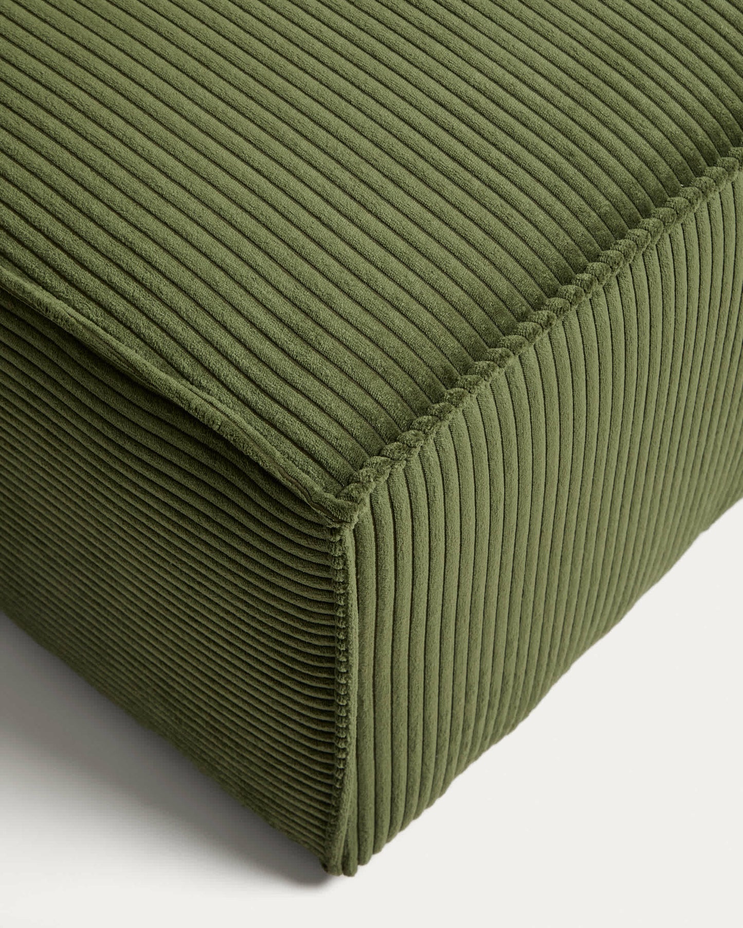 Pouf terminale Blok in velluto a coste spesso verde 60x104 cm FSC Mix Credit