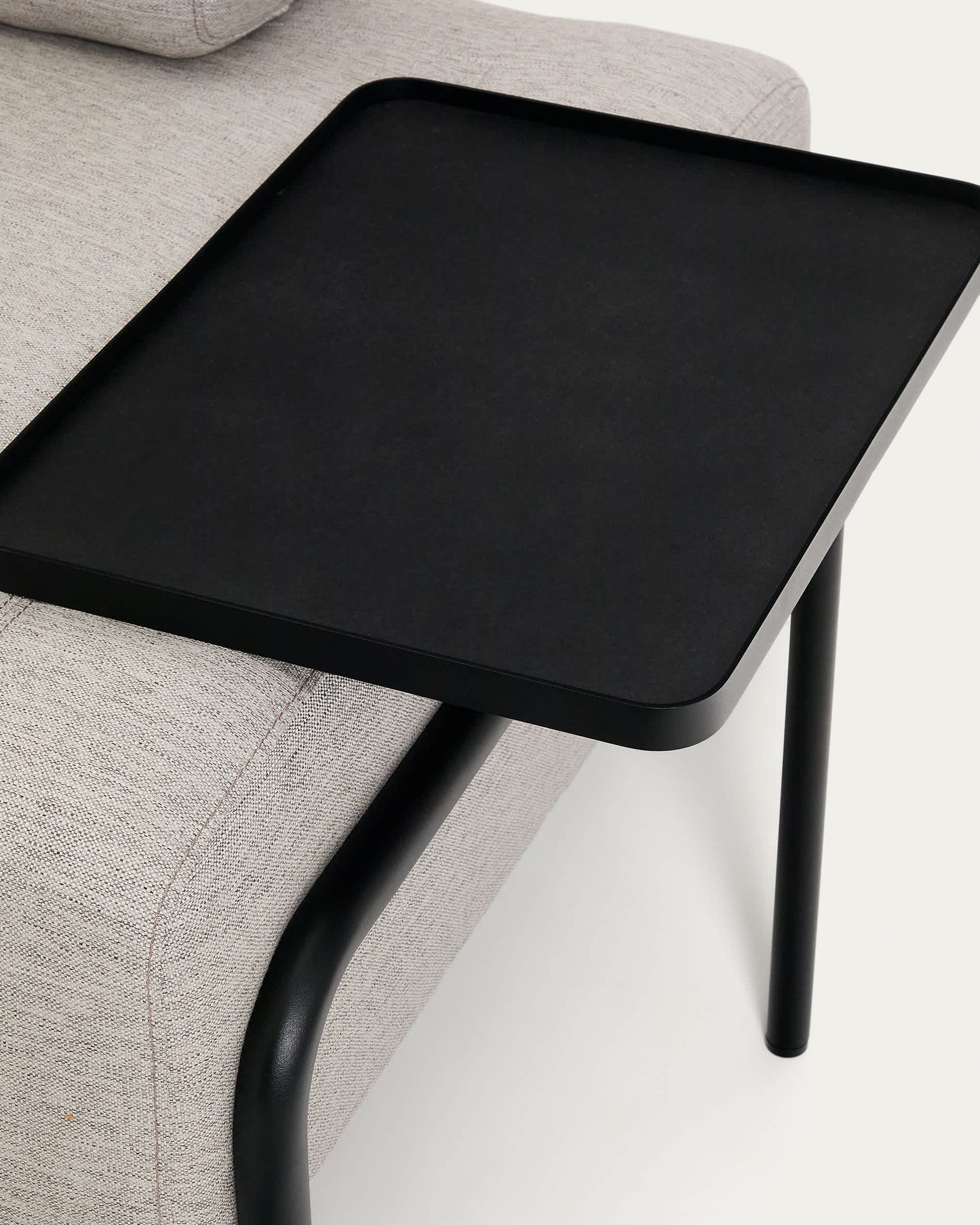Divano Compo 2 posti beige grigiastro con vassoio grande e struttura in metallo nero 200 cm