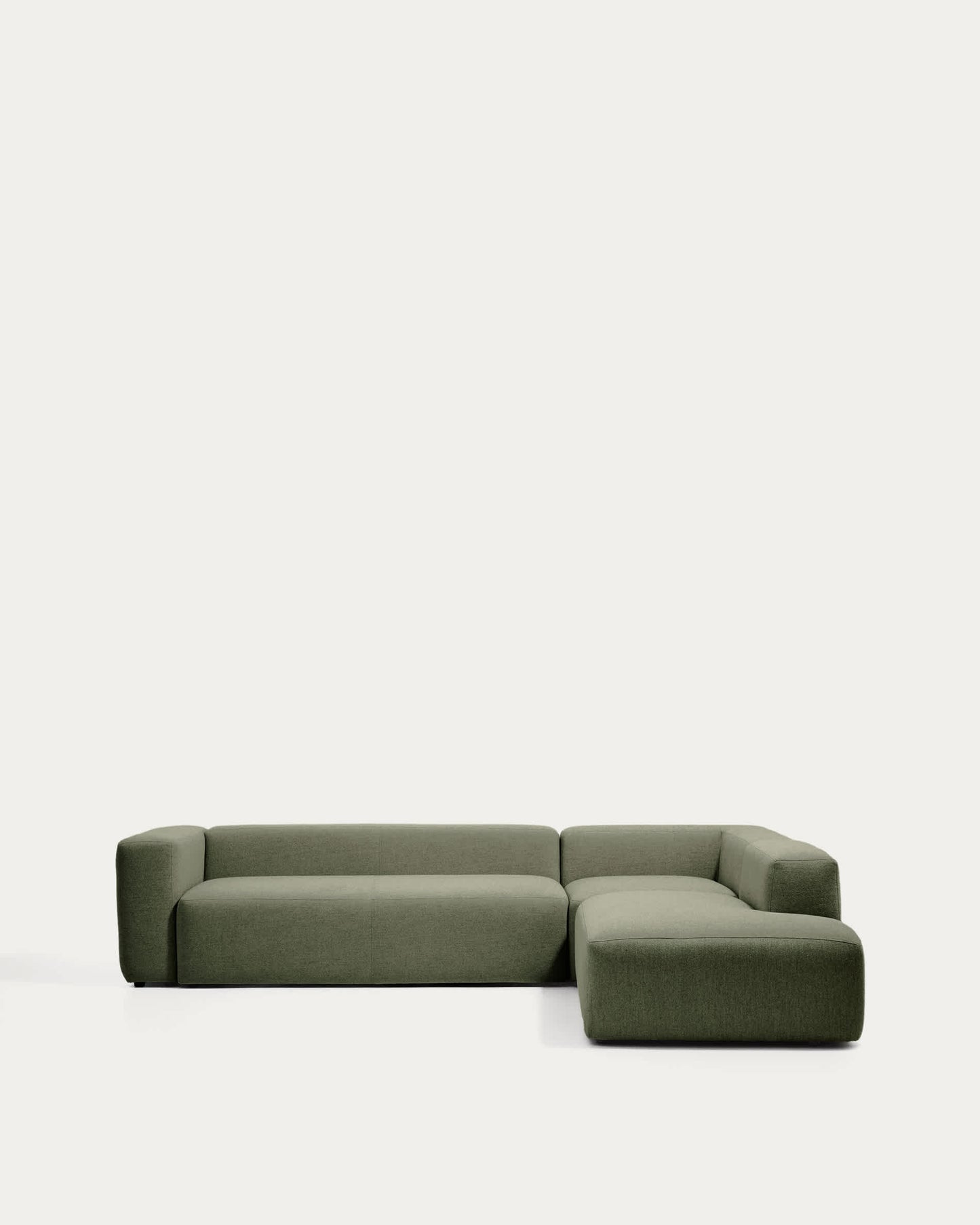 Divano ad angolo Blok 5 posti con terminale destro in ciniglia verde muschio 320 x 255 cm FSC Mix Credit