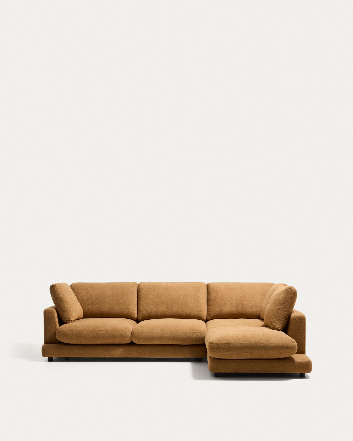 Divano Gala 4 posti in micro bouclé con chaise longue destra, color senape FSC Mix Credit 300 cm