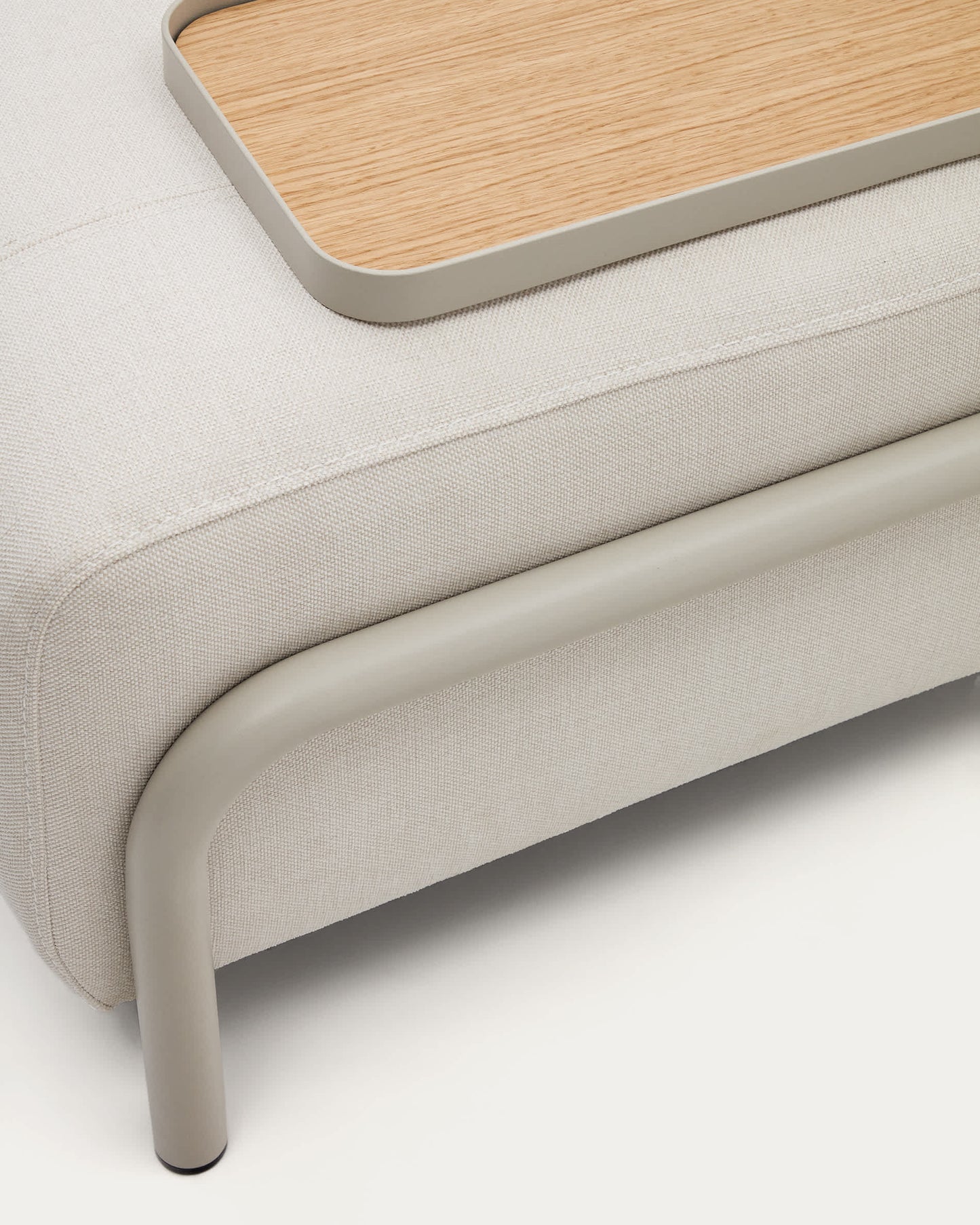 Divano Compo 3 posti ciniglia beige, vassoio piccolo impiallacciatura di rovere e telaio beige 232cm